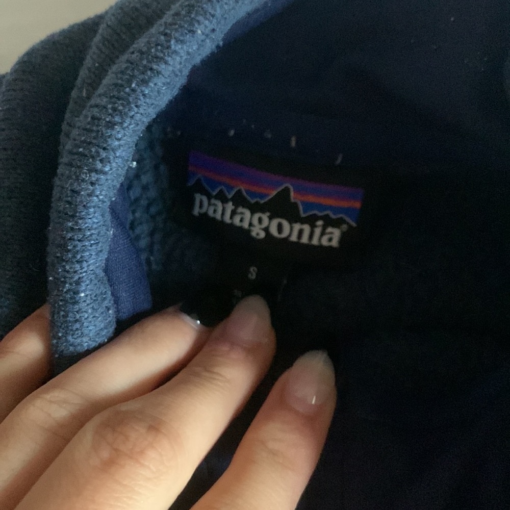 Patagonia Quarter Zip - Picture 2 of 3